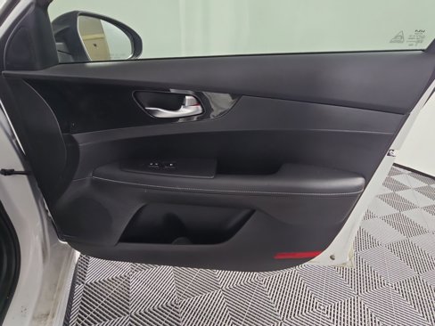 Used 2023 Kia Forte GT-Line w/ GT-Line Premium Package image 25
