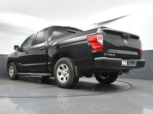 Used 2017 Nissan Titan S image 25