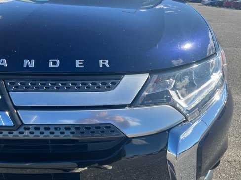 Used 2019 Mitsubishi Outlander SE image 30