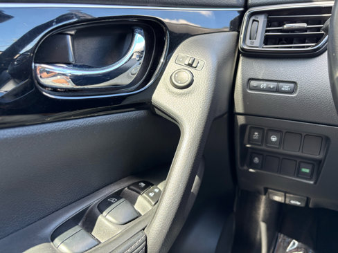 Used 2019 Nissan Rogue Sport SL w/ Premium Package image 19