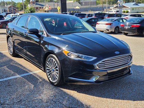 Used 2018 Ford Fusion SE w/ Fusion SE Technology Package image 5