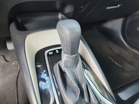 Used 2021 Toyota Corolla LE image 19