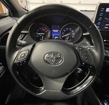 Used 2019 Toyota C-HR Limited image 14