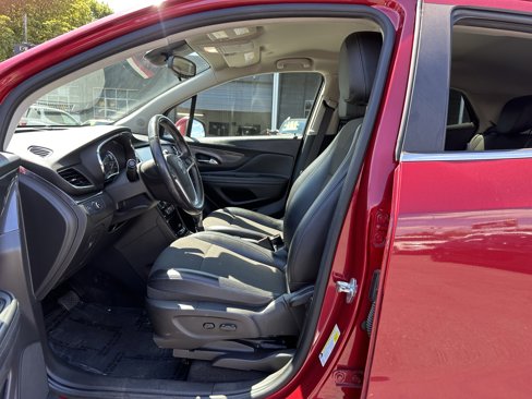 Used 2020 Buick Encore Preferred image 21