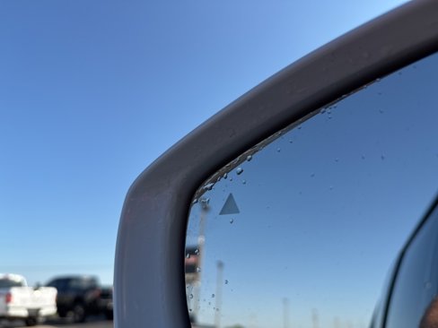 Used 2018 Chrysler Pacifica Touring-L image 18