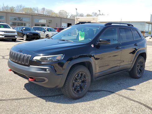 Used 2023 Jeep Cherokee Trailhawk image 2