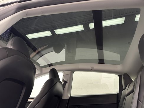 Used 2023 Tesla Model Y Long Range image 37