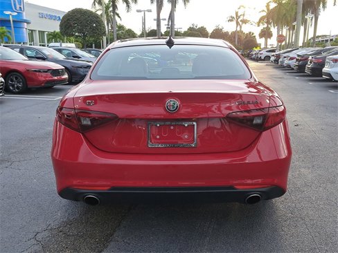 Used 2021 Alfa Romeo Giulia Sprint w/ Sun & Sound Package image 5