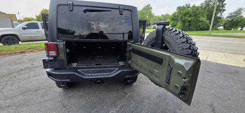 Used 2015 Jeep Wrangler Unlimited Rubicon image 11