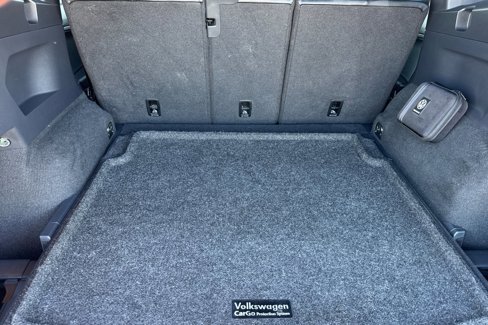 Used 2021 Volkswagen Tiguan SE image 11