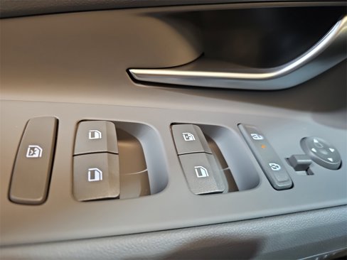 New 2025 Hyundai Elantra Sport image 26