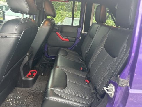 Used 2016 Jeep Wrangler Unlimited Sahara image 28