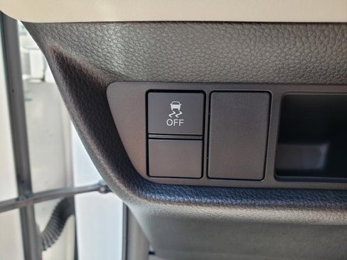 Used 2023 Honda HR-V LX image 15