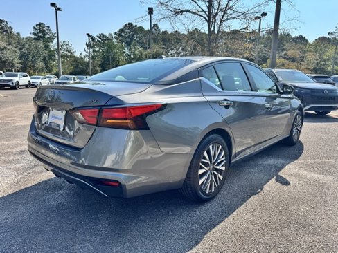 Used 2024 Nissan Altima 2.5 SV image 6