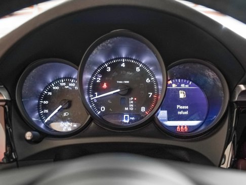 Certified 2024 Porsche Macan w/ Premium Plus Package image 18