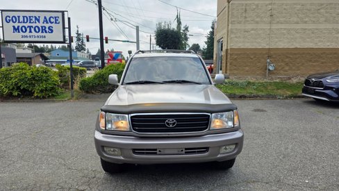 Used 2001 Toyota Land Cruiser image 2