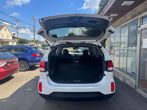 Used 2015 Kia Sorento LX image 17