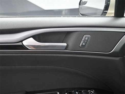 Used 2015 Ford Fusion SE w/ Equipment Group 201A image 15