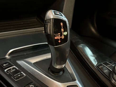 Used 2018 BMW 330e w/ Convenience Package image 20