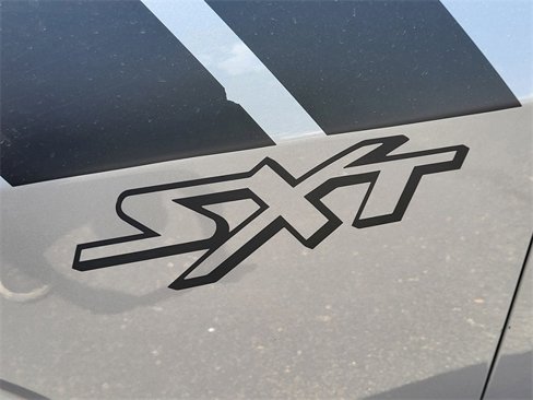 Used 2018 Dodge Challenger SXT image 7