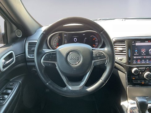 Used 2021 Jeep Grand Cherokee Laredo X image 33
