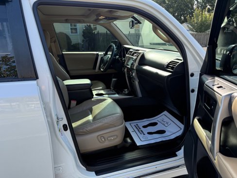 Used 2010 Toyota 4Runner SR5 image 7