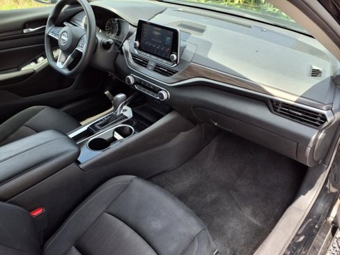 Used 2024 Nissan Altima 2.5 SV image 7