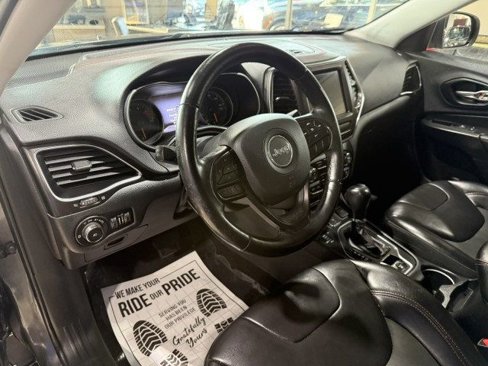 Used 2019 Jeep Cherokee Trailhawk w/ Cold Weather Group image 12