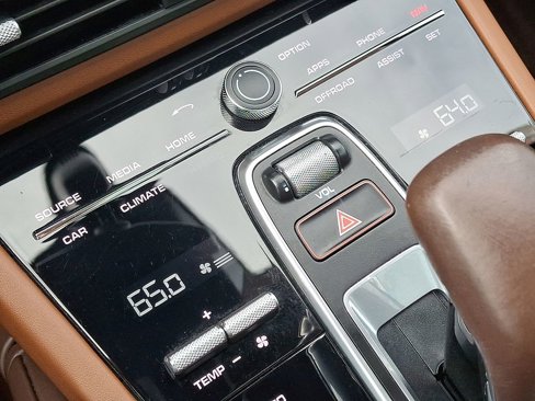Used 2021 Porsche Cayenne S image 17