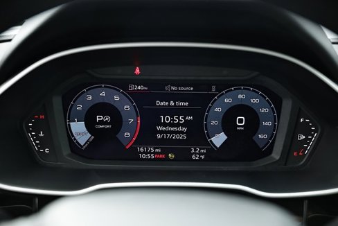 Used 2024 Audi Q3 2.0T Premium Plus image 30