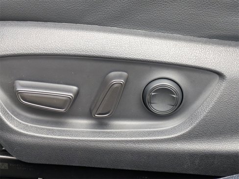 Used 2022 Toyota Camry SE image 18