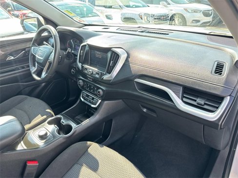 Used 2022 GMC Terrain SLE image 16