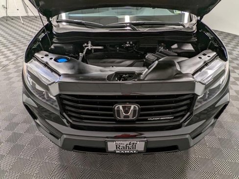 Certified 2025 Honda Passport Black Edition image 38
