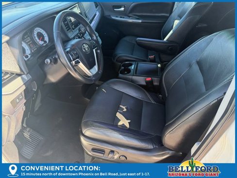 Used 2019 Toyota Sienna SE image 22