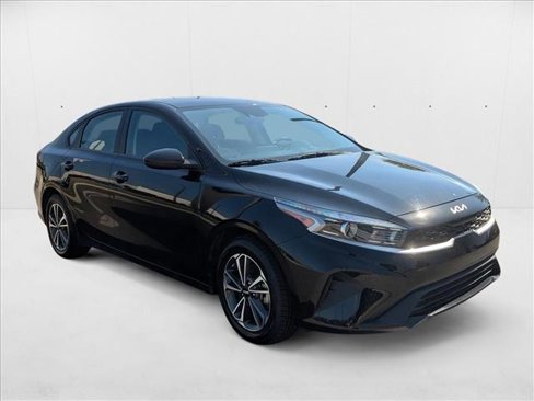 Used 2023 Kia Forte LXS image 4
