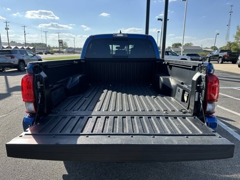 Used 2018 Toyota Tacoma TRD Off-Road image 17