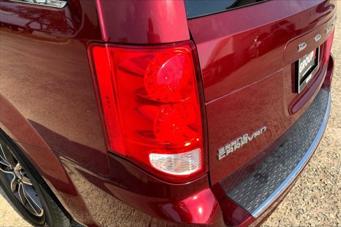 Used 2017 Dodge Grand Caravan SXT image 25