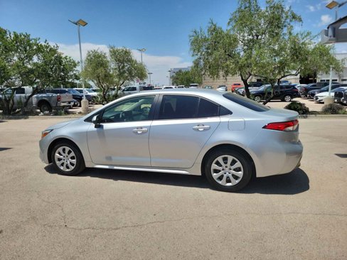 Used 2023 Toyota Corolla LE image 3