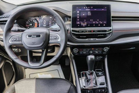 Used 2024 Jeep Compass Trailhawk image 24