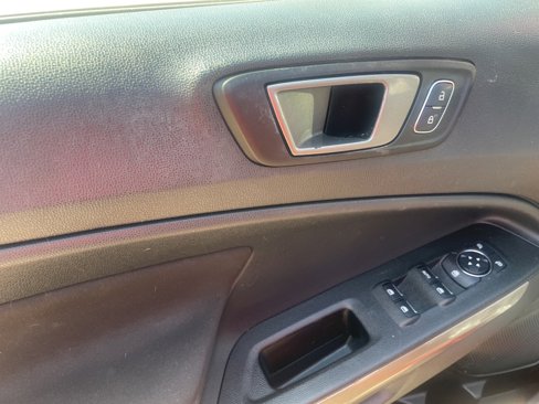 Used 2021 Ford EcoSport SE w/ SE Convenience Package image 4