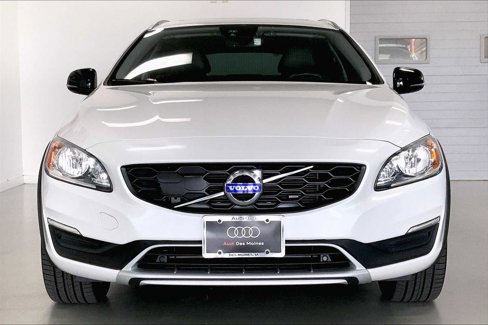 Used 2018 Volvo V60 T5 Cross Country image 6