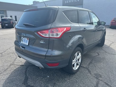 Used 2015 Ford Escape SE image 3