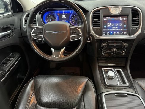 Used 2019 Chrysler 300 Limited image 30