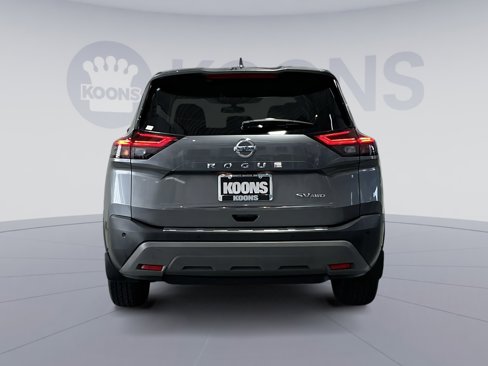 Used 2021 Nissan Rogue SV image 15