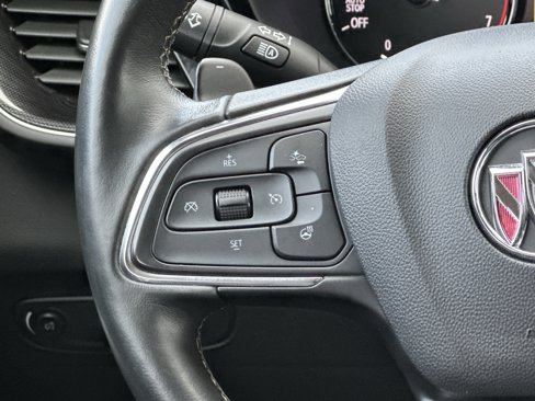 Used 2023 Buick Envision Essence image 24