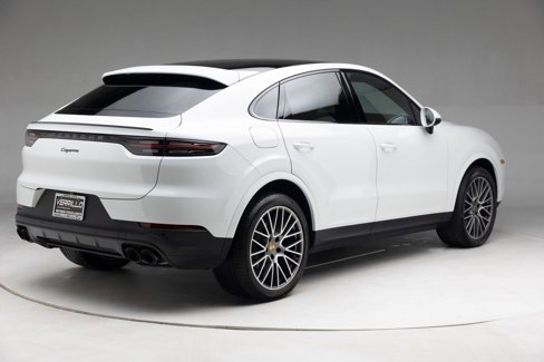 Used 2022 Porsche Cayenne Platinum Edition image 13