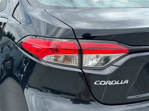 Used 2022 Toyota Corolla LE image 27