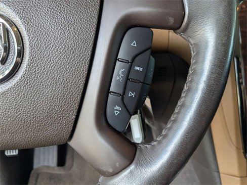 Used 2017 Buick Enclave Leather image 12