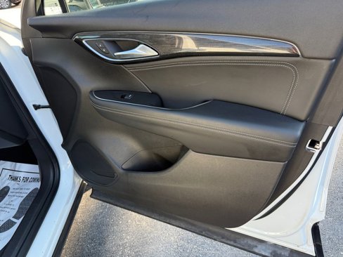 Used 2021 Buick Envision Preferred image 22