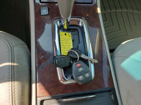 Used 2011 Buick Lucerne CXL image 26